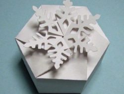 Gift box-snowflake