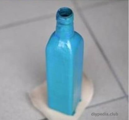 Vase from the bottle with own hands