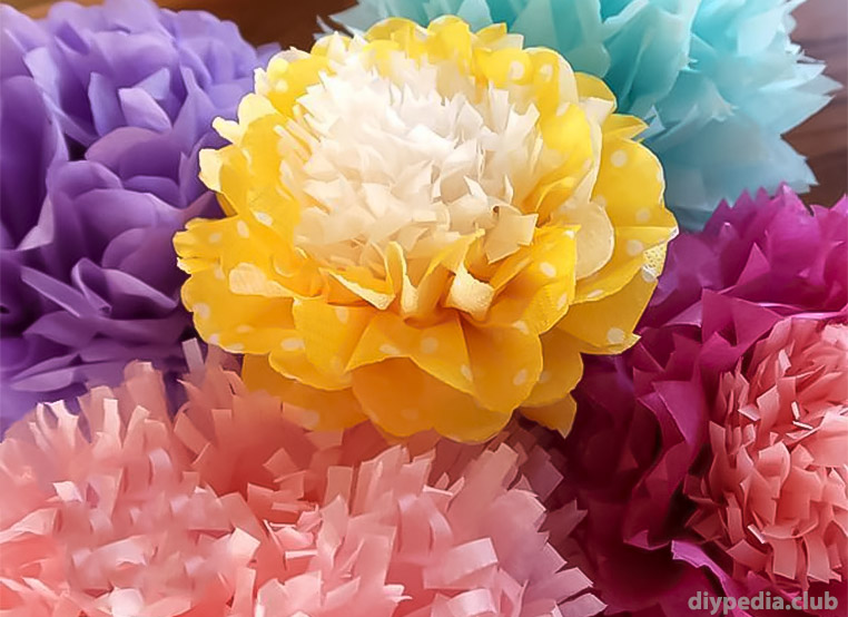flowers made of paper with their own hands
