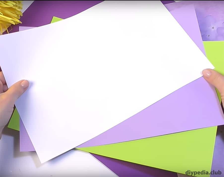 цветные листы бумаги