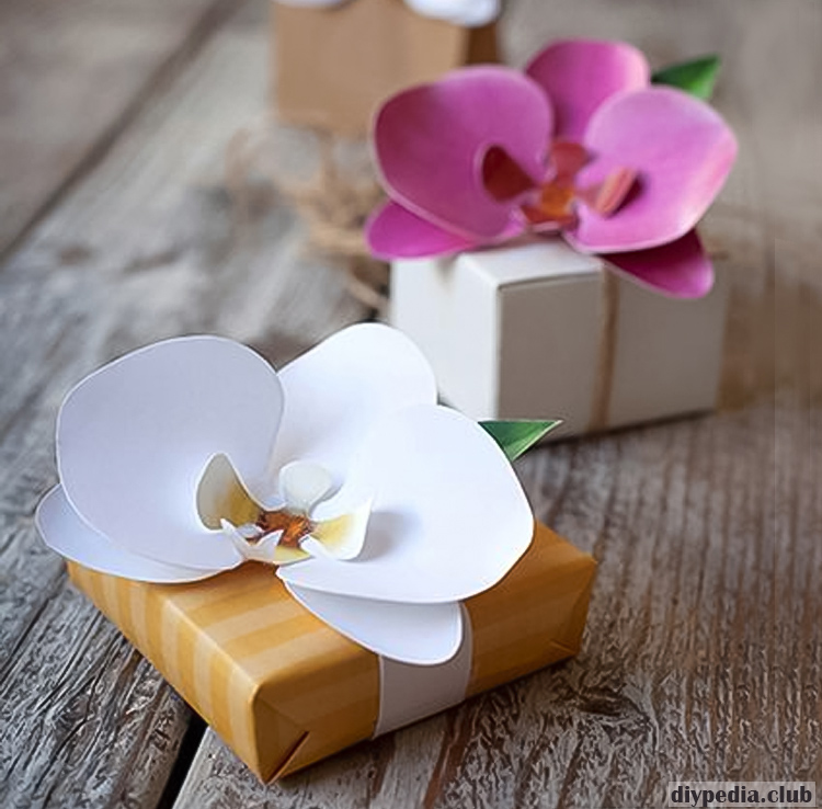 Красивая бумажная орхидея